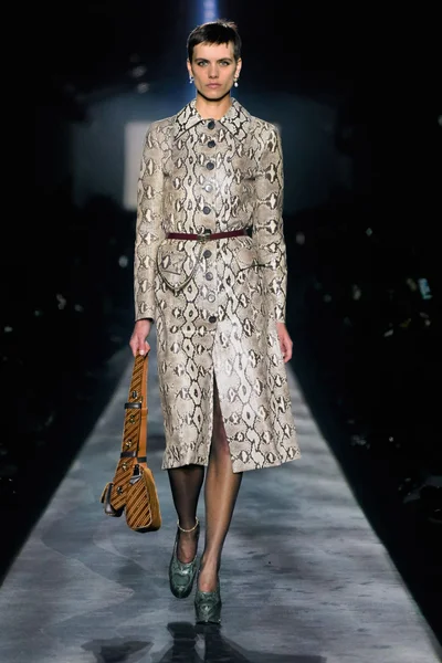 Look 37